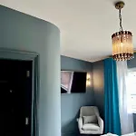 Magmell Townhouse Hotel *
