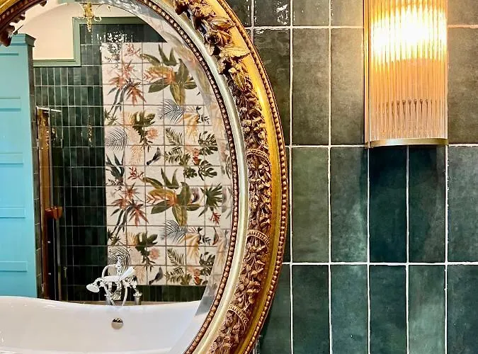 Magmell Townhouse Hotel *