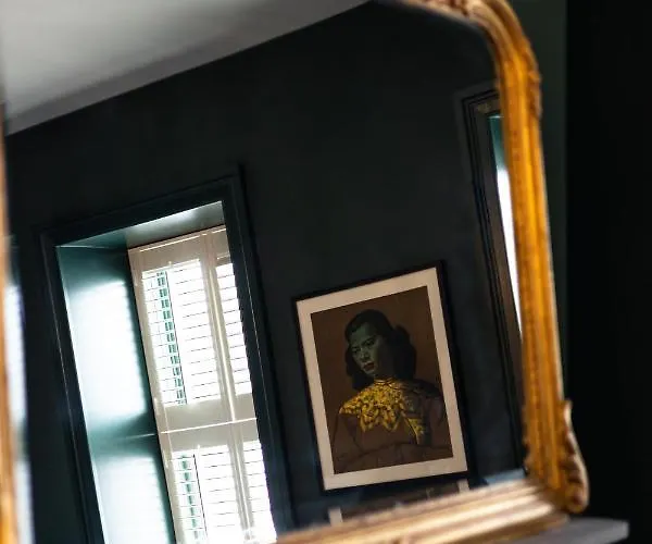 Magmell Townhouse Hotel